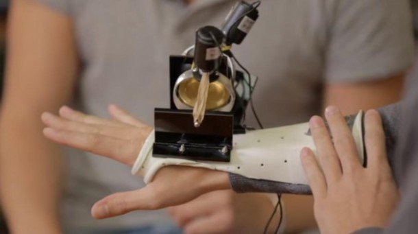 GyroGlove Dampens Hand Tremors Suffered By Parkinson’s ...